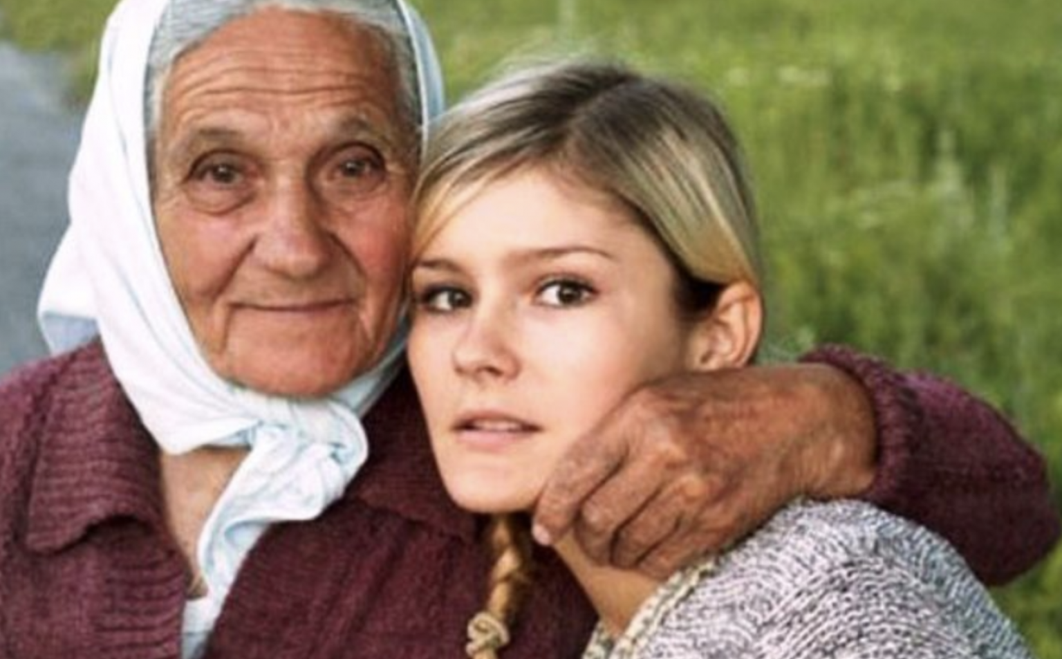 Старый мамочка русская. «Бабушка и внучка»; Абдулхак Абдуллаев. Бабушка и внучка. Бабушка и взрослая внучка. Старая женщина.